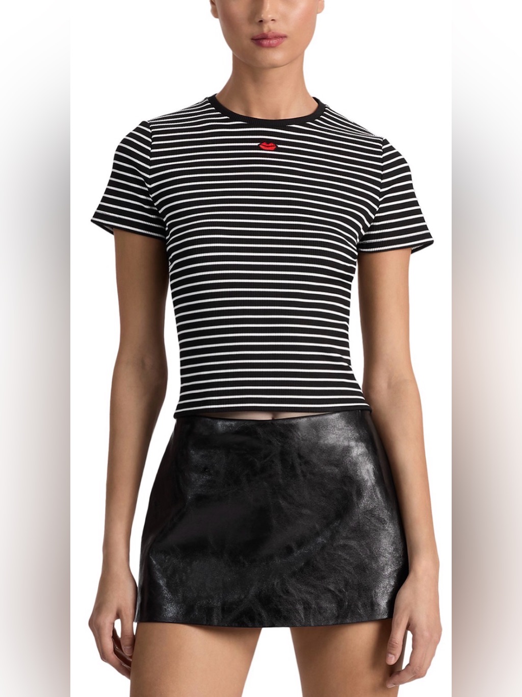 Alice + Olivia Cindy Embroidered Cropped Tee. Size Medium